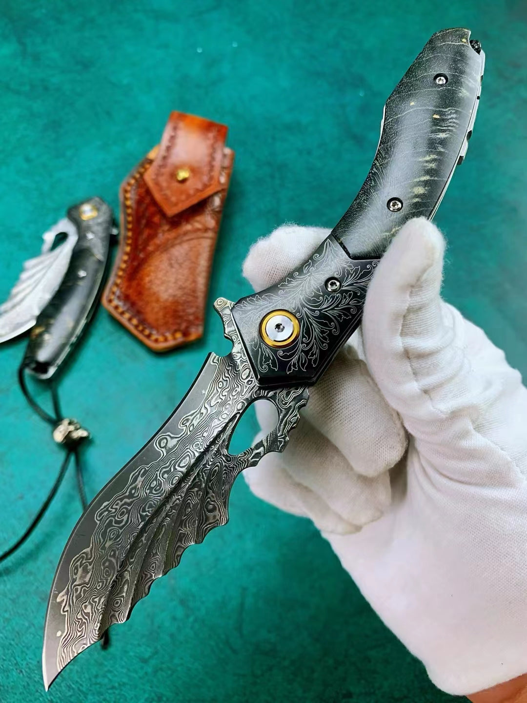 Nightshade Damascus Steel Knife