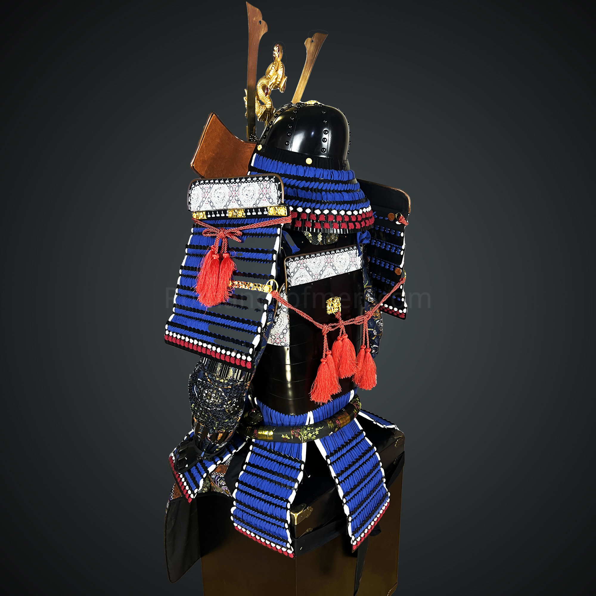 Black and blue Samurai Armor Oyoroi Style Dragon Maedate Black Kabuto and Do Mixed with Blue Cords