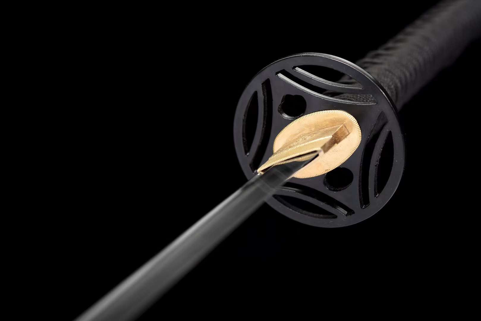 The Shurasutoreto Handmade Ninjato Clay Tempered T10 Steel