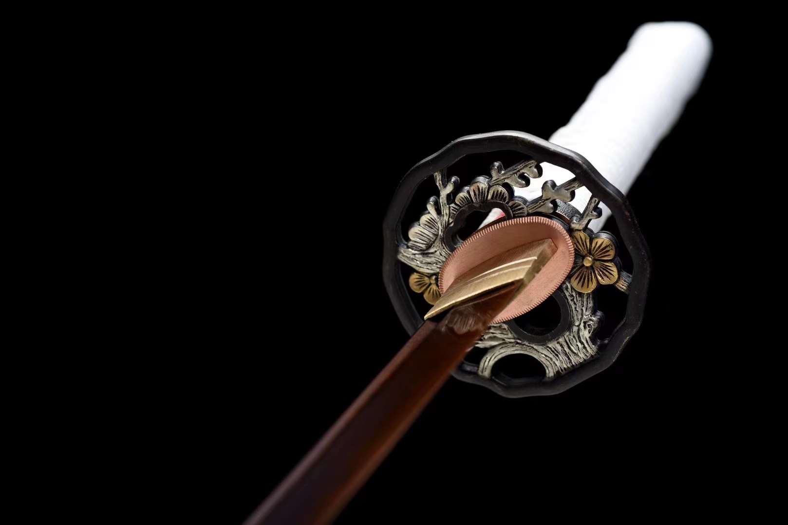 The Suzawa Eiyuki Handmade Katana Clay Tempered Pattern Steel