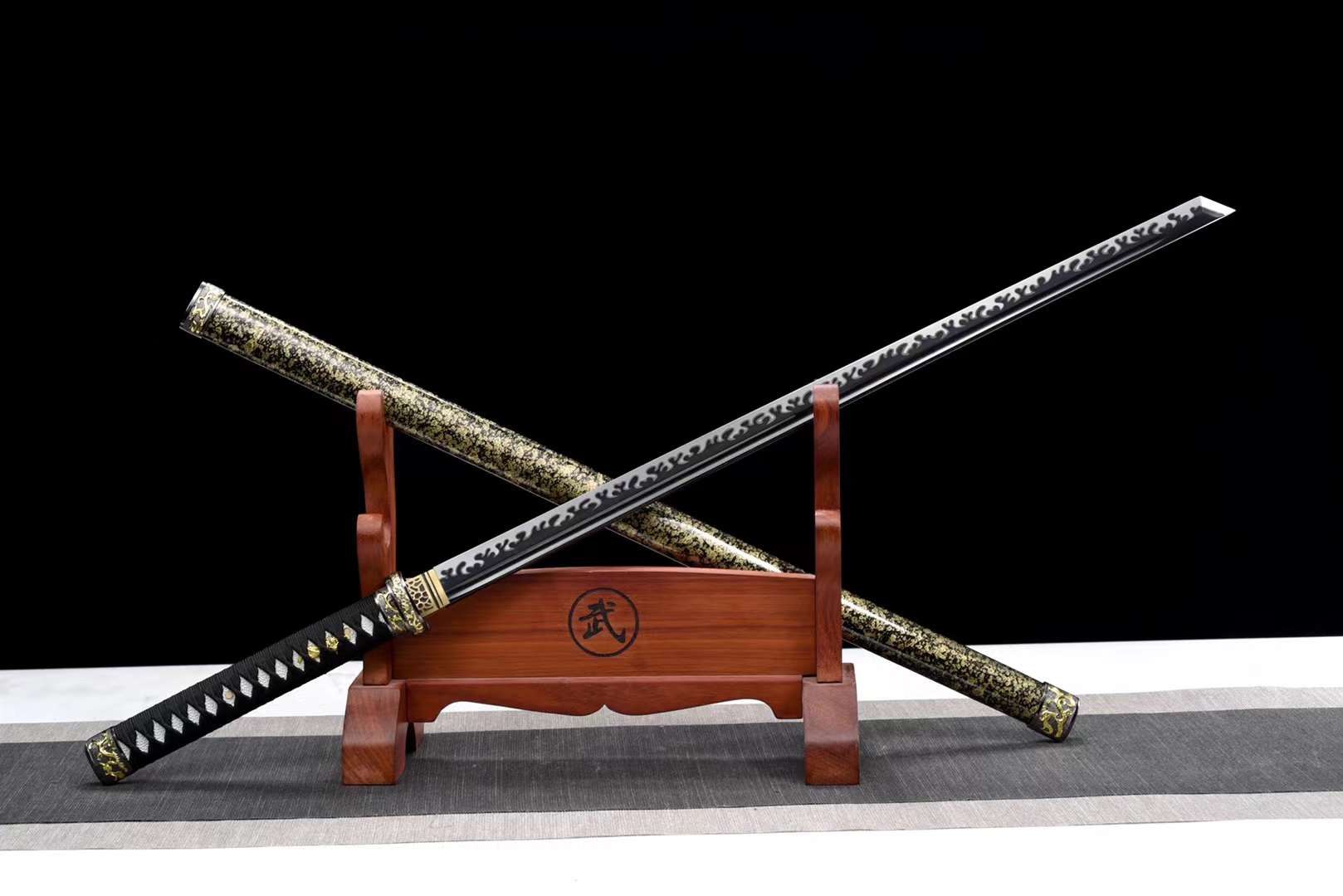 The Yintamashi Handmade Chinese Dao Manganese Steel