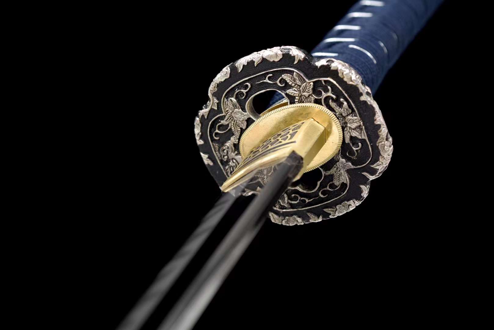 The Korudo Shadou Handmade Katana Clay Tempered T10 Steel