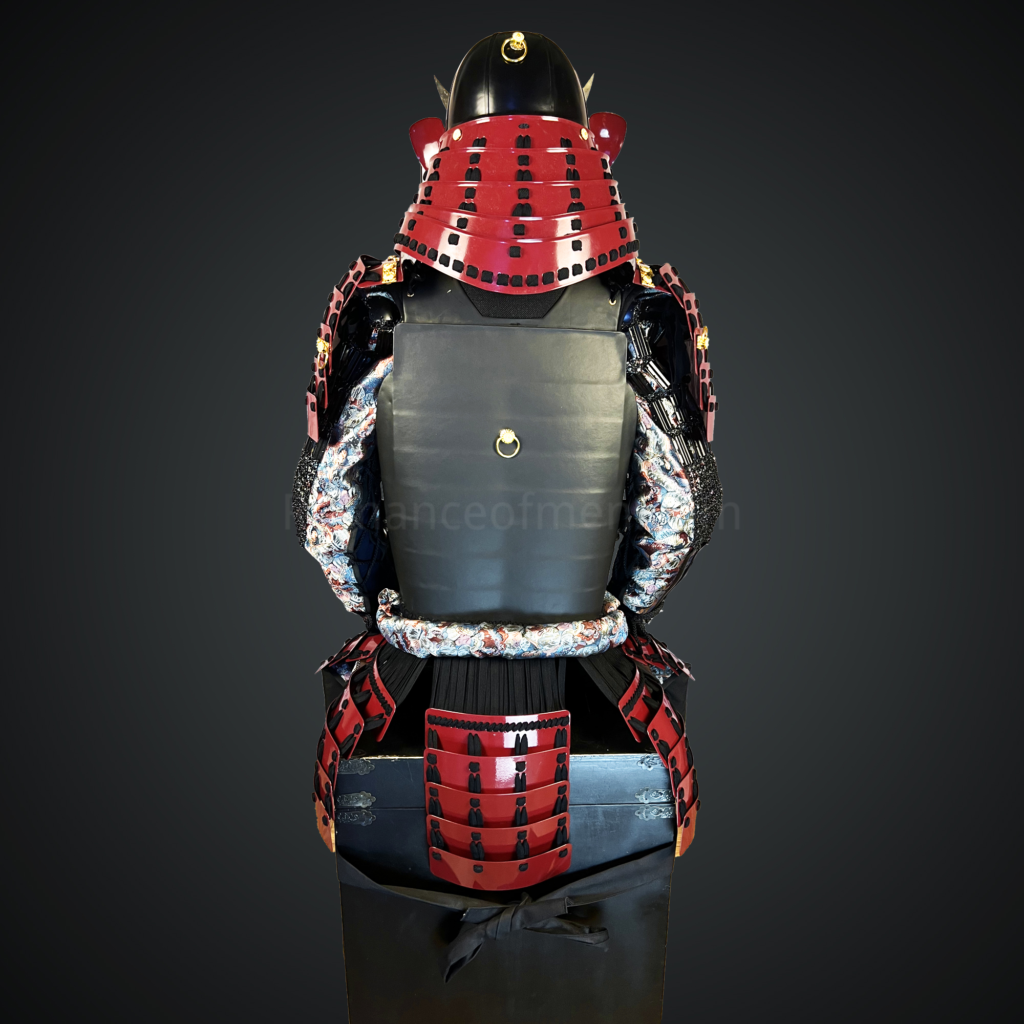 Black & Red Samurai Armor Tosei Gusoku Style Crescent Moon Maedate Black Kabuto and Chest Red Sode and Haidate