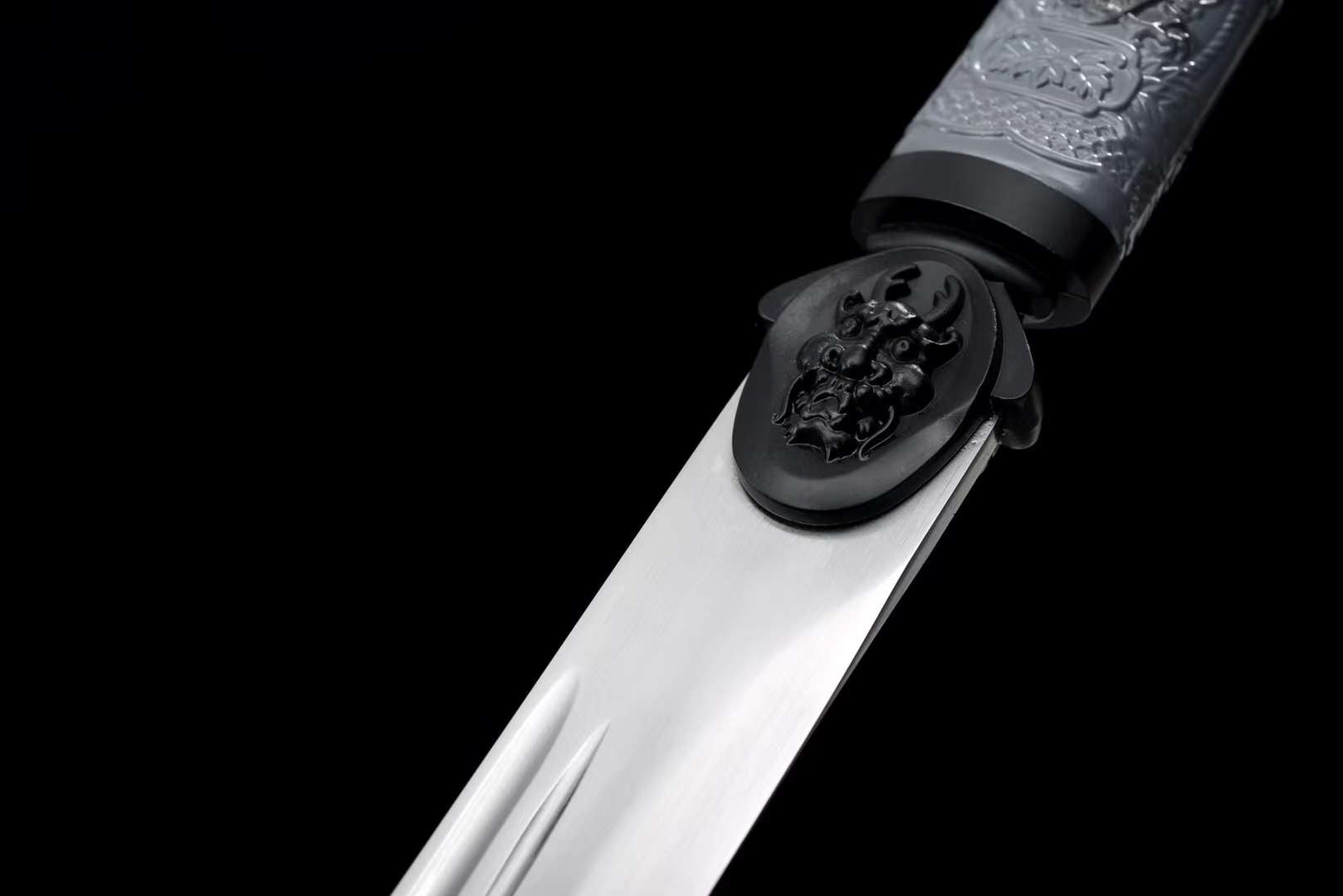 The Burakku Doragon Surasshu Handmade Ninjato Manganese Steel