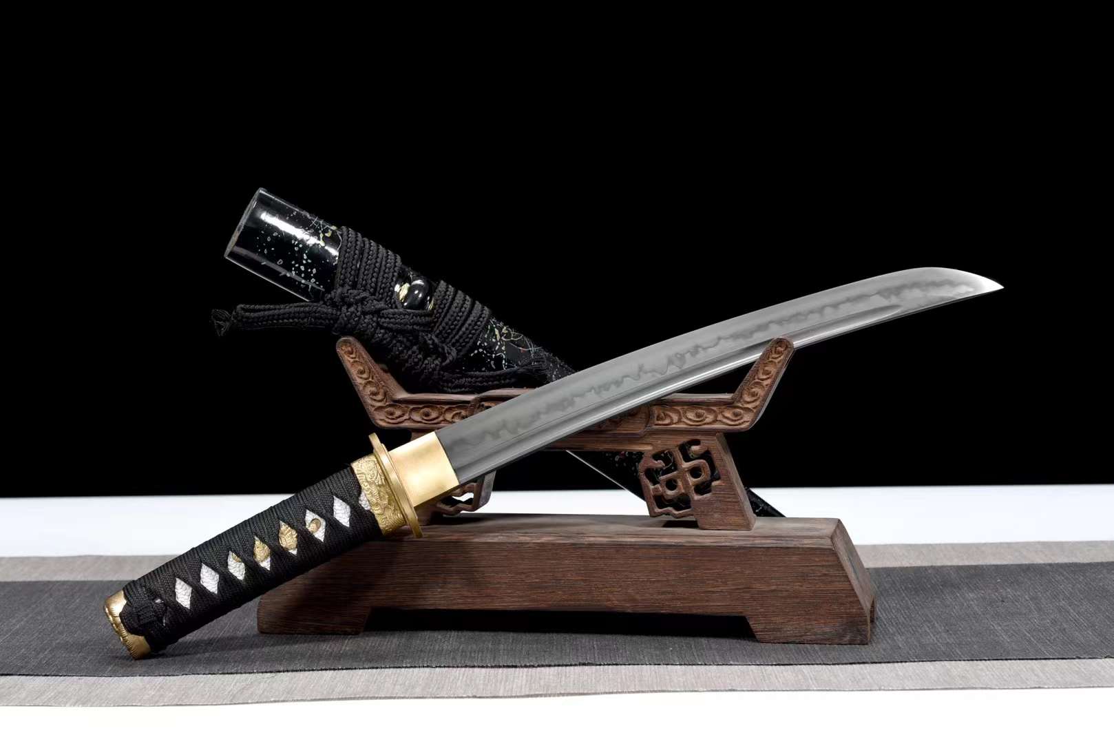 The Mizu Tsuki Handmade Tanto Katana Clay Tempered T10 Steel
