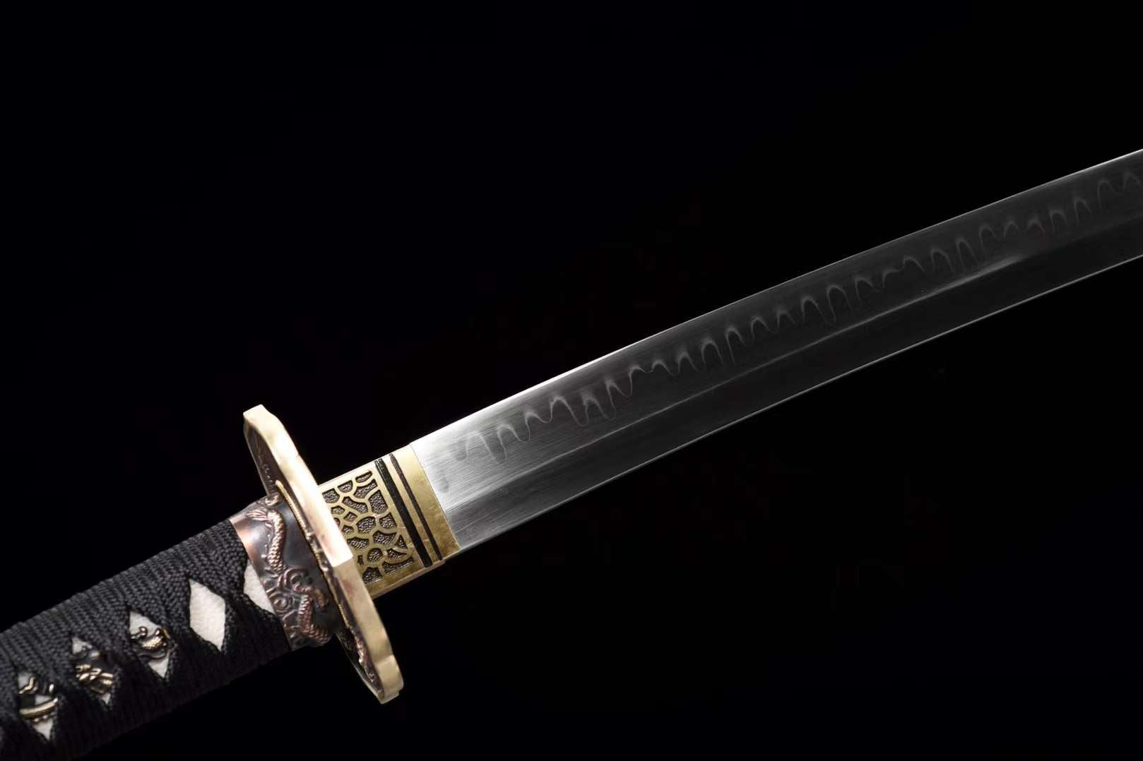 The Kuraidodurago Handmade Katana Clay Tempered T10 Steel