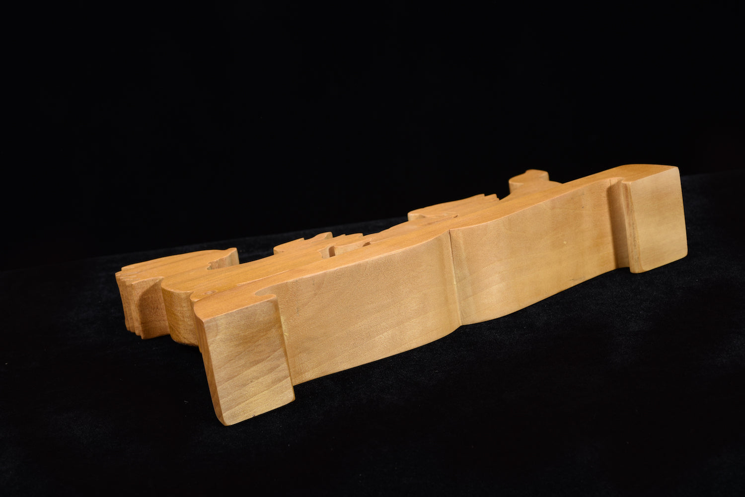 Brown Climbing Kirin Solid Wood Single Tier Katana Stand