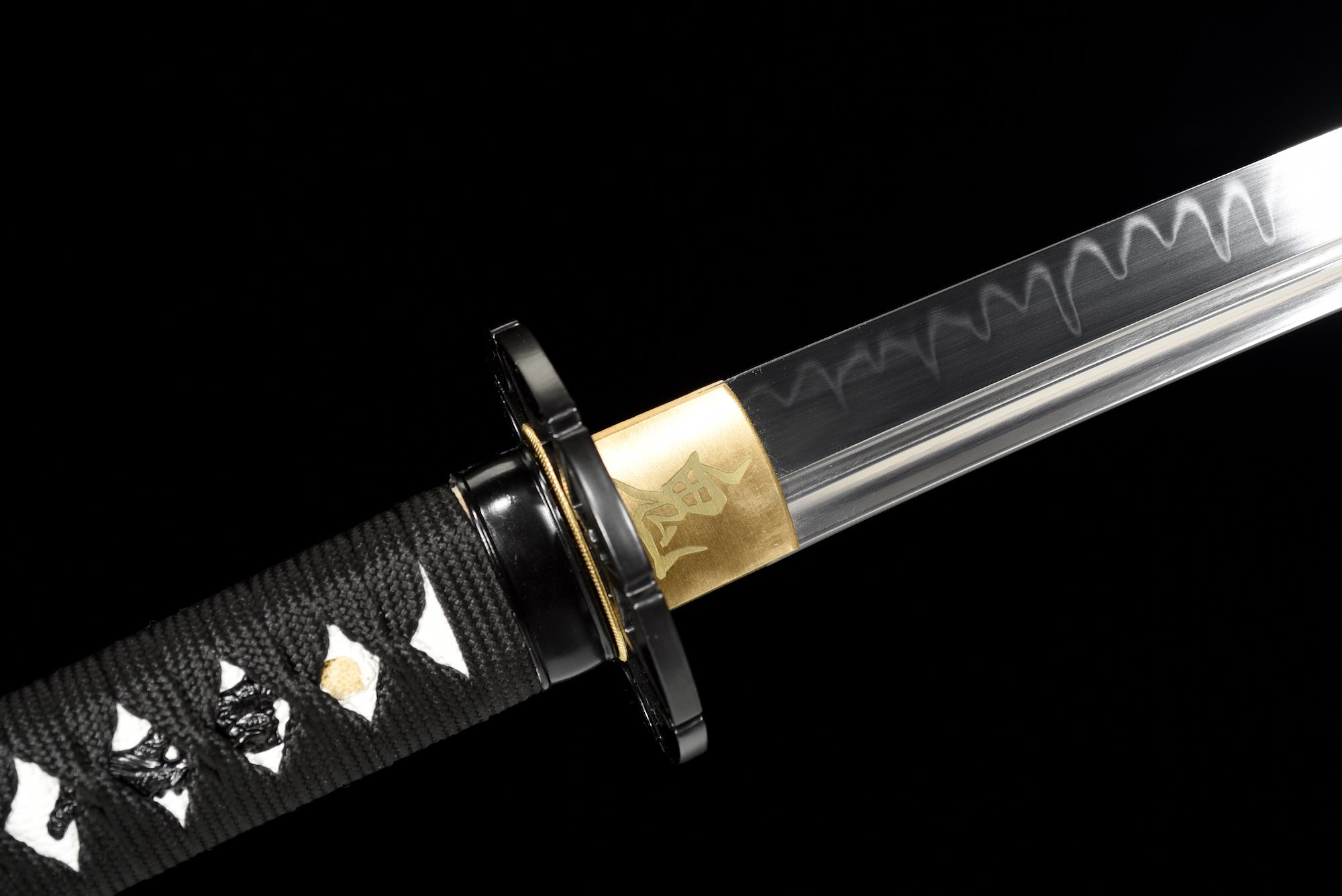 The Saiko Yorru Handmade Katana Clay Tempered T10 Steel Unokubi-Zukuri