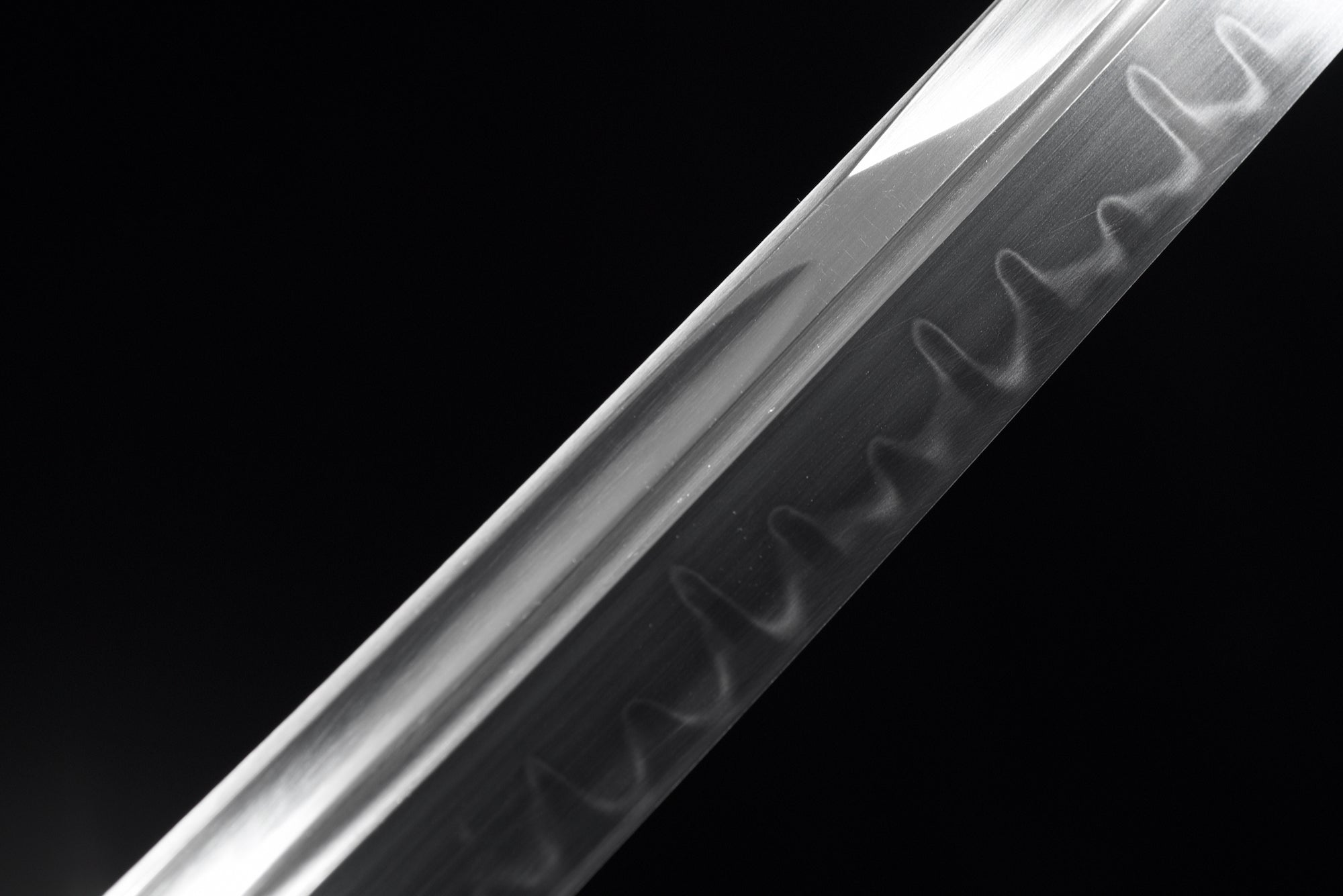 The Saiko Yorru Handmade Katana Clay Tempered T10 Steel Unokubi-Zukuri
