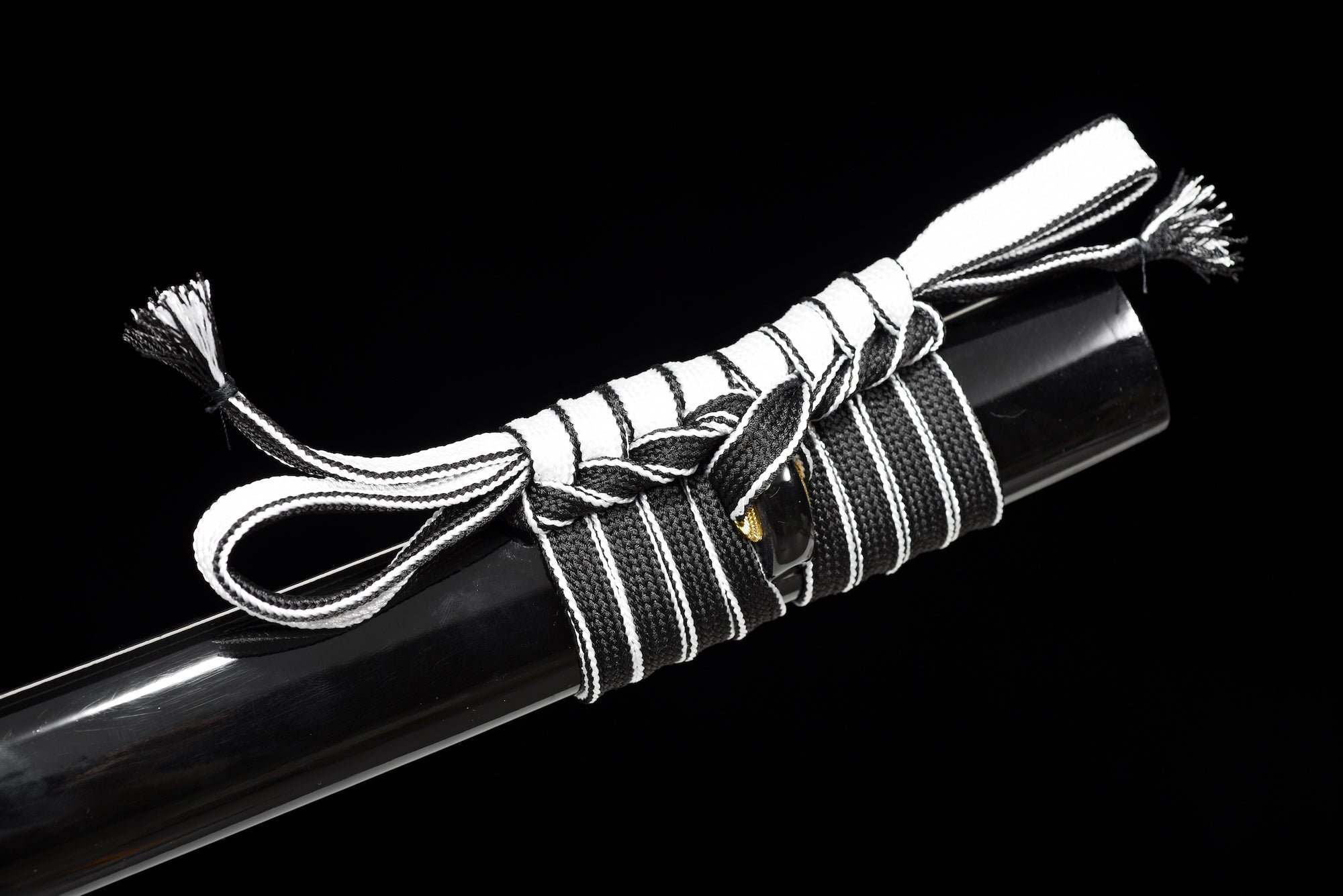 The Saiko Yorru Handmade Katana Clay Tempered T10 Steel Unokubi-Zukuri