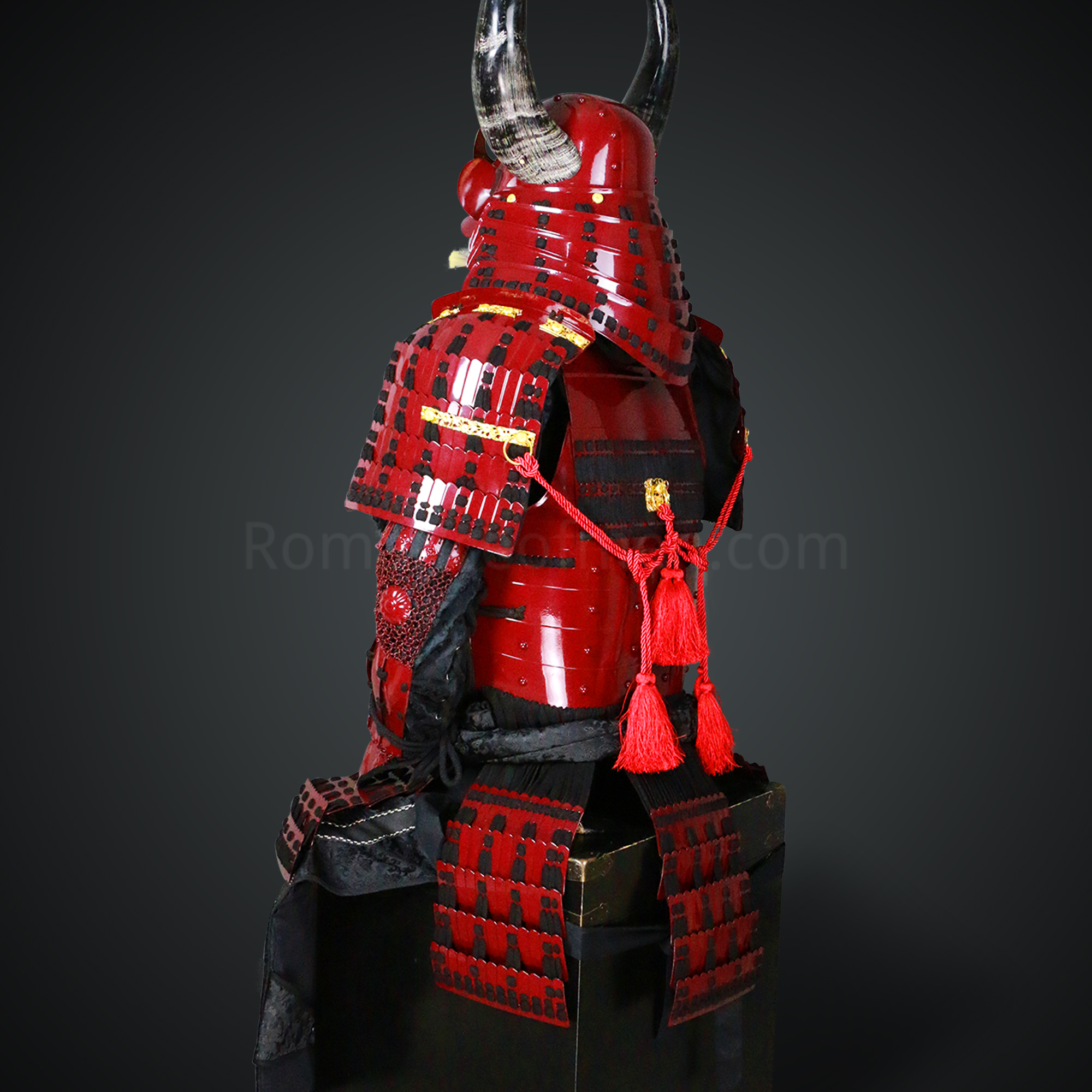 Shibata Katsuie Red and Black Samurai Armor Tosei Gusoku Style Buffalo Horn Wakidate Circle Maedate Shiny Red Scales and Black Cords