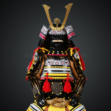 Hōjō Ujiyasu Black & Yellow Samurai armor Oyoroi style Kuwagata Maedate Black scales pairs with Yellow cords