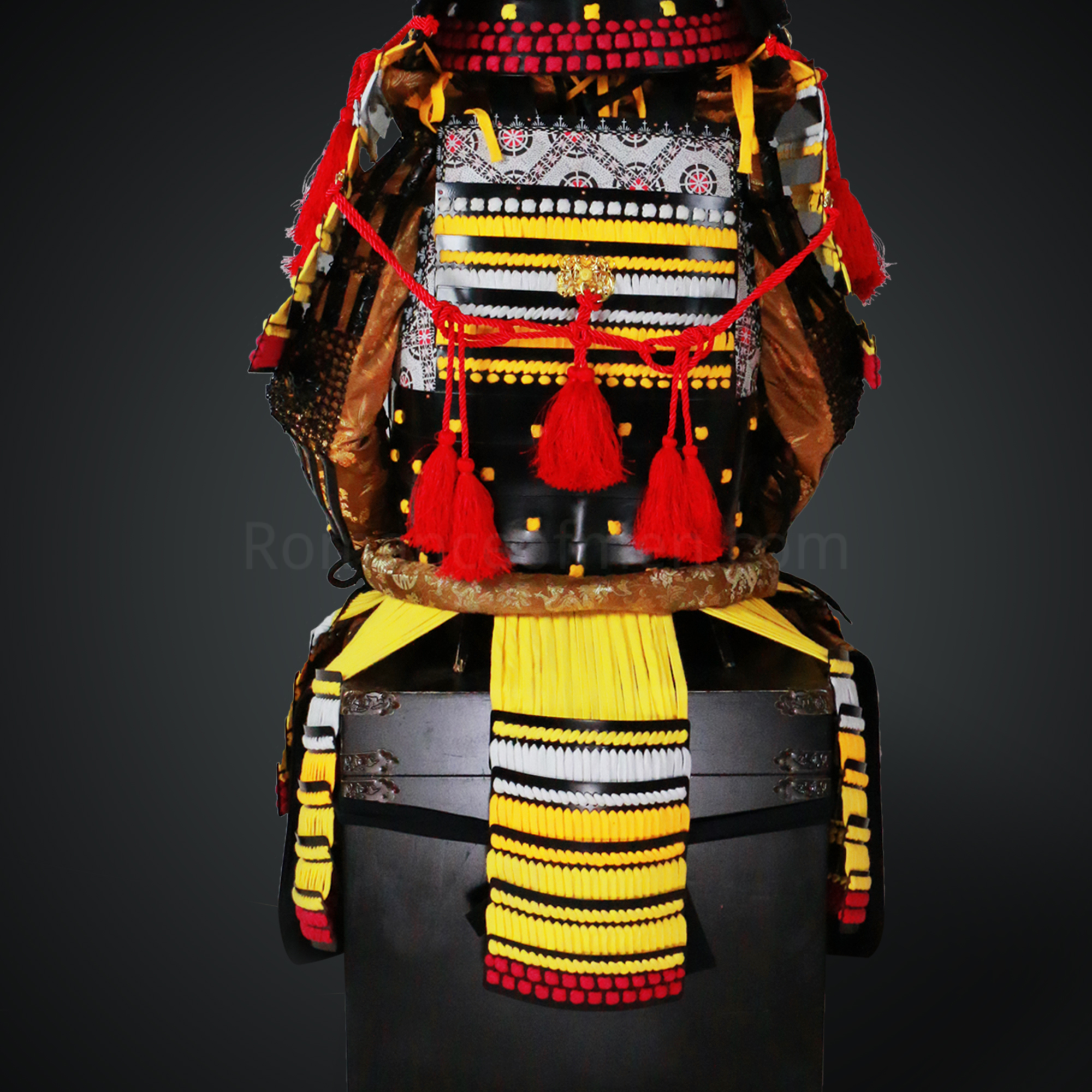 Hōjō Ujiyasu Black & Yellow Samurai armor Oyoroi style Kuwagata Maedate Black scales pairs with Yellow cords