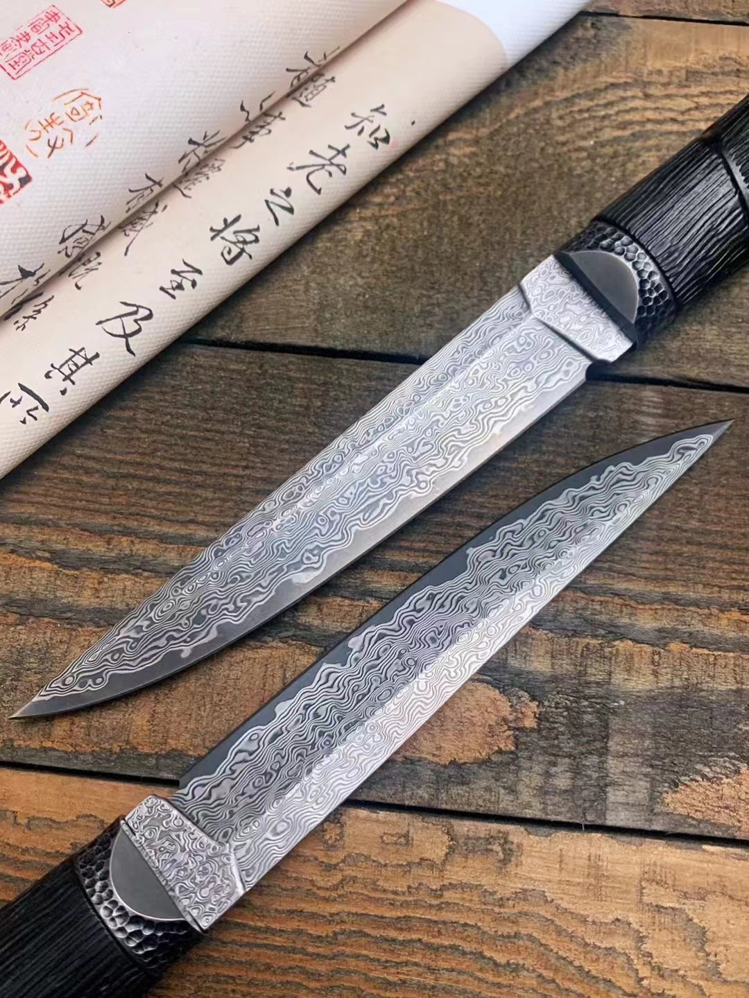 The Orchid Damascus Steel Fixed Blade