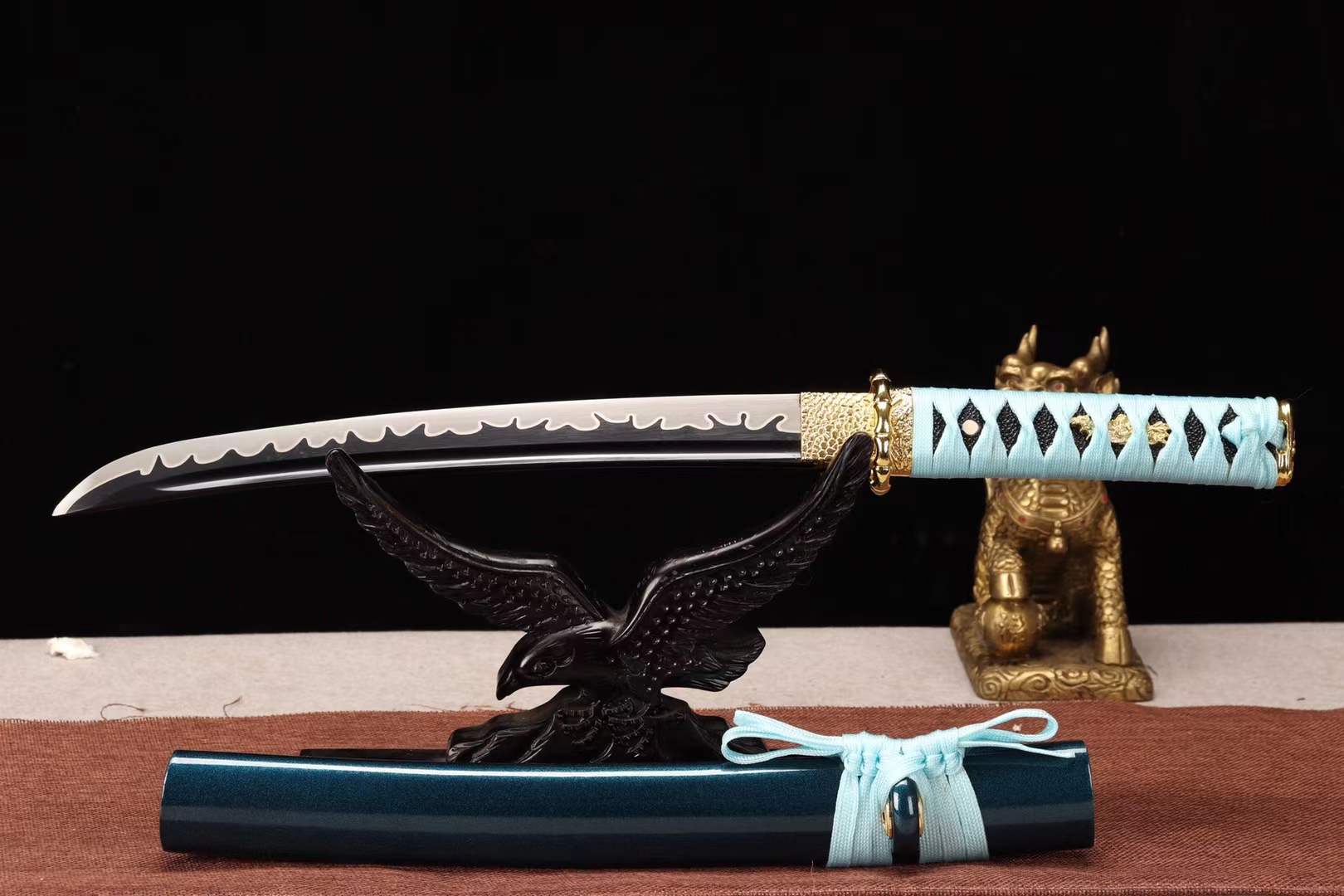 The Aisupokuribu Handmade Tanto Katana Manganese Steel