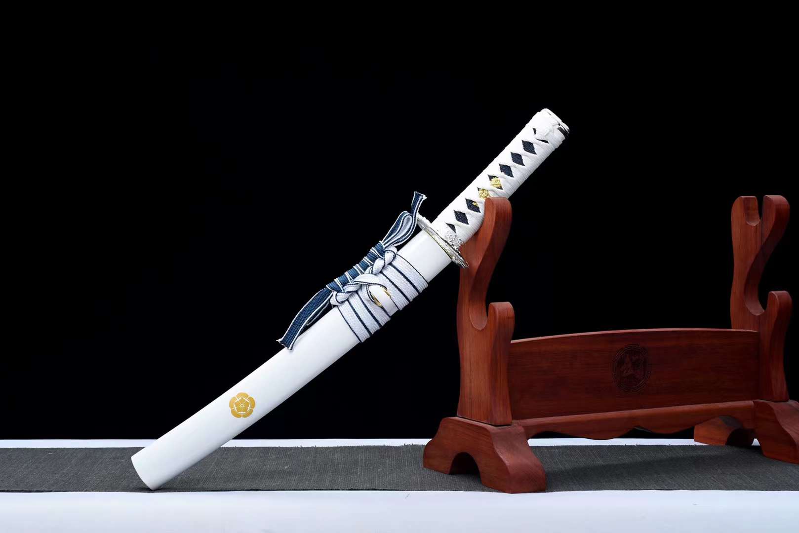The Shiroi Sakura Handmade Tanto Katana Manganese Steel