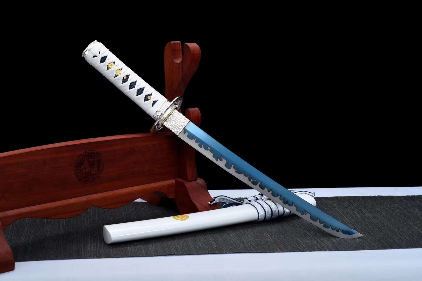 The Shiroi Sakura Handmade Tanto Katana Manganese Steel