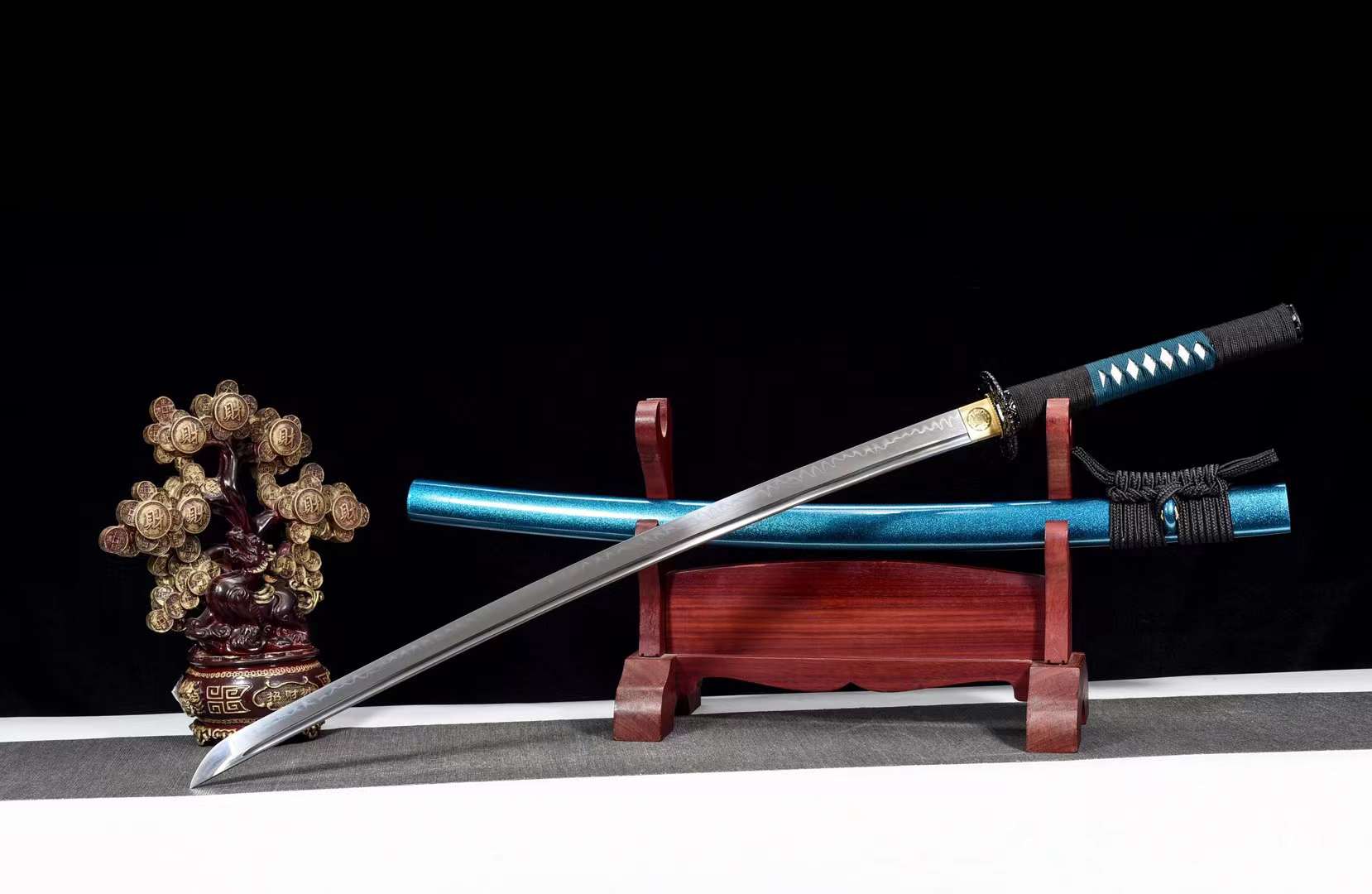The Gosutosavu anto Handmade Katana Clay Tempered T10 Steel