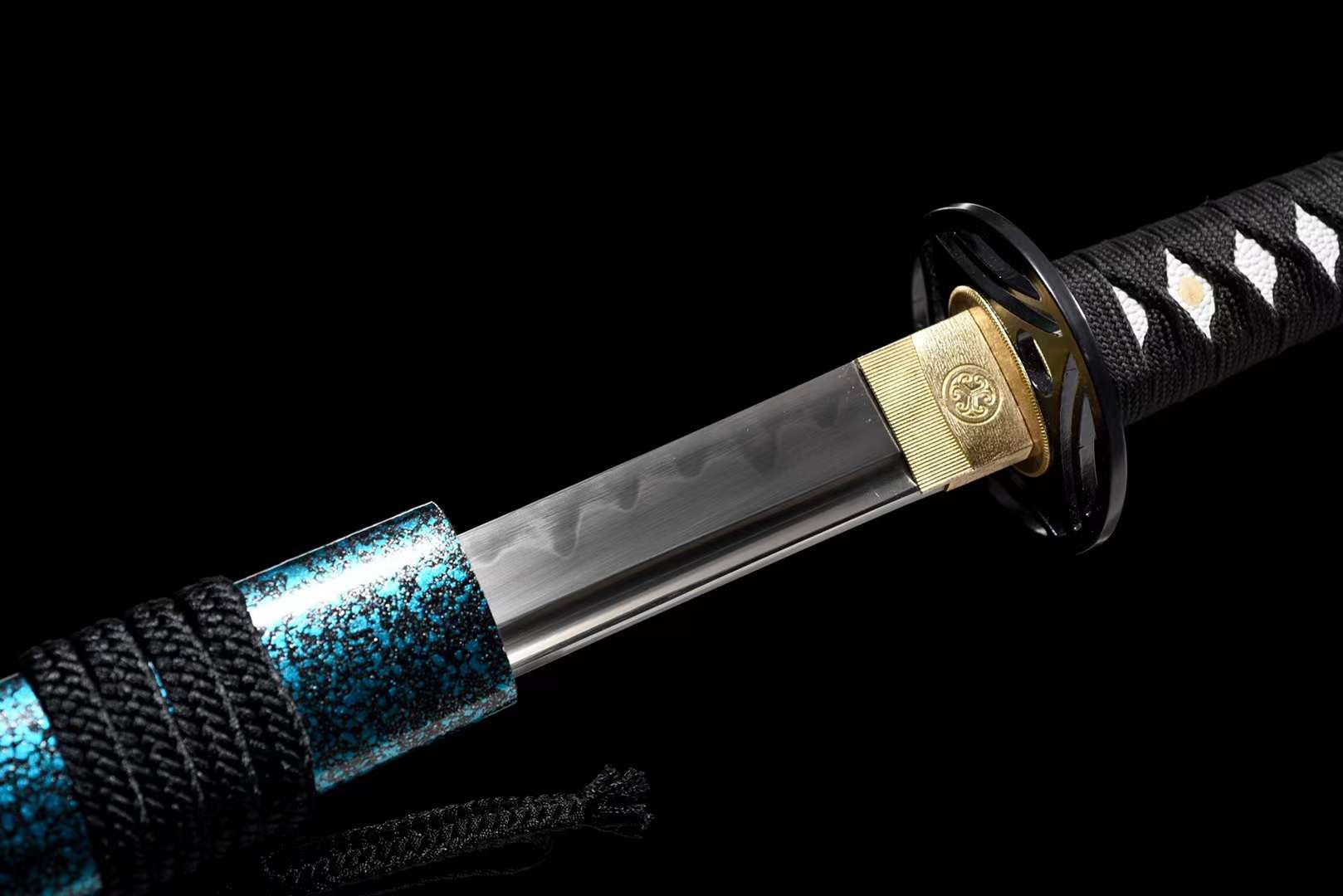 The Shurasutoreto Handmade Ninjato Clay Tempered T10 Steel