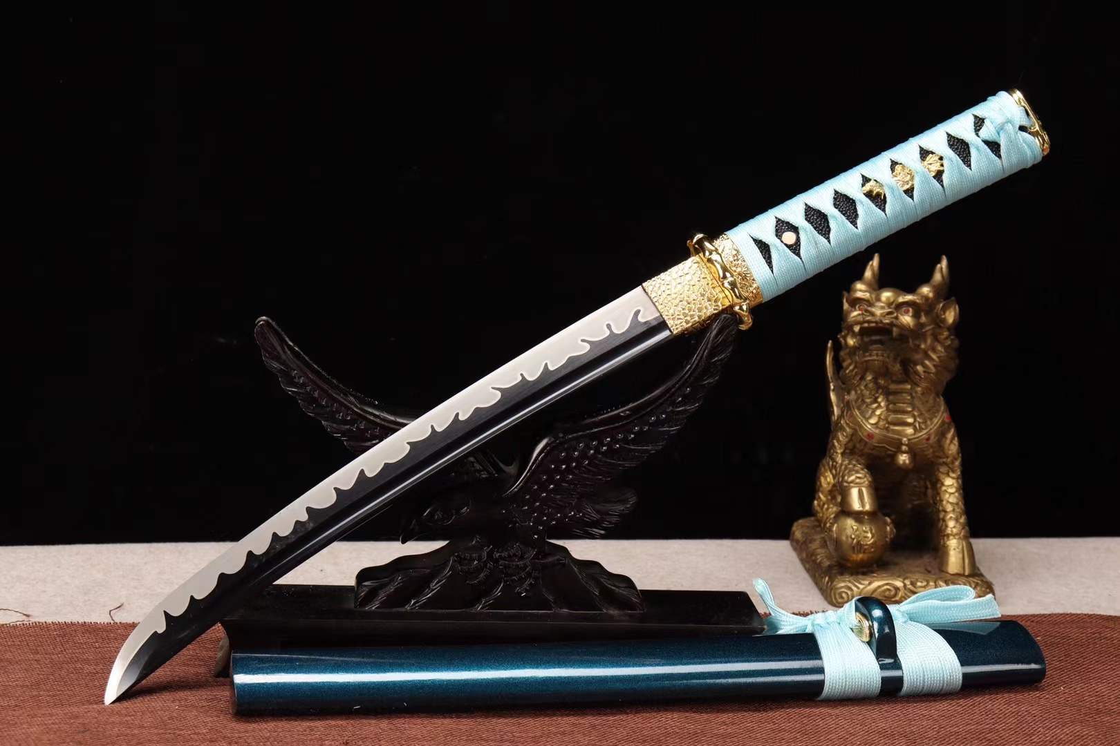 The Aisupokuribu Handmade Tanto Katana Manganese Steel