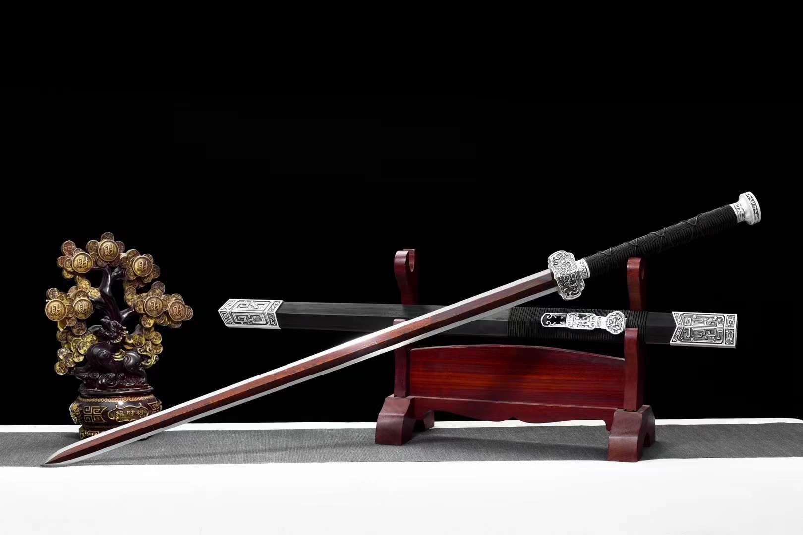 The Aka Unsho Handmade Chinese Sword Pattern Steel-Romance of Men
